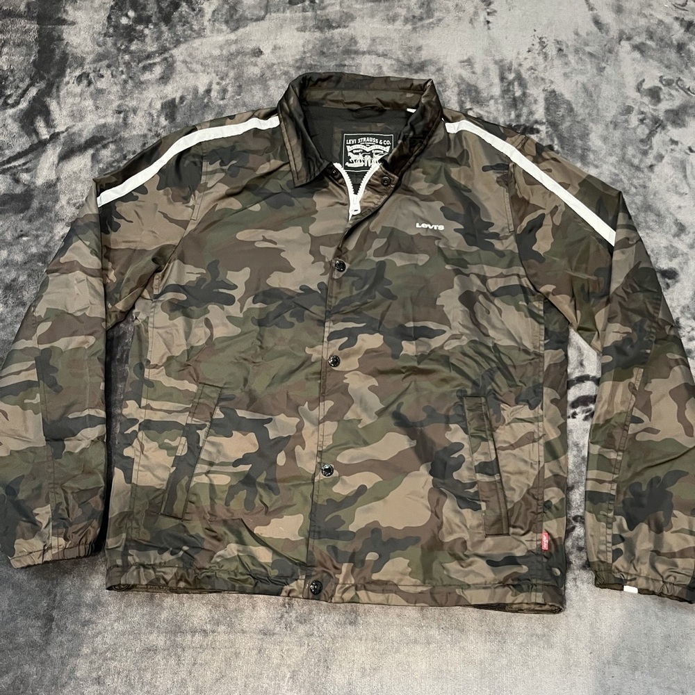 Levi’s Shell Jacket - Medium